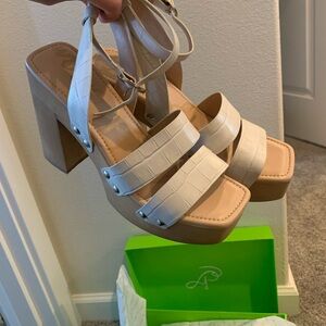 Sam Edelman Cream and Tan Platform Heels